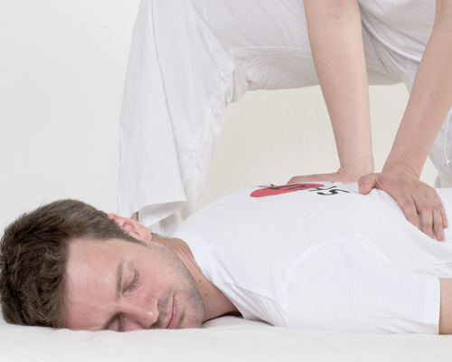 Wobei hilft Shiatsu in Bregenz, Akupressurmassage, Körper, Geist, Seele, Ulrike Lissy-Bonat, Dipl. Shiatsu-Praktikerin